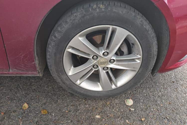 Used Buick Regal 2017 20T Elite Edition Right Front Wheel Hub