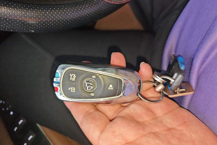 Used Buick Regal 2017 20T Elite Edition Vehicle Key
