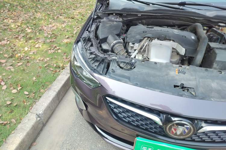 Used Buick Regal 2017 GS 28T Prestige Model Engine Bay Right