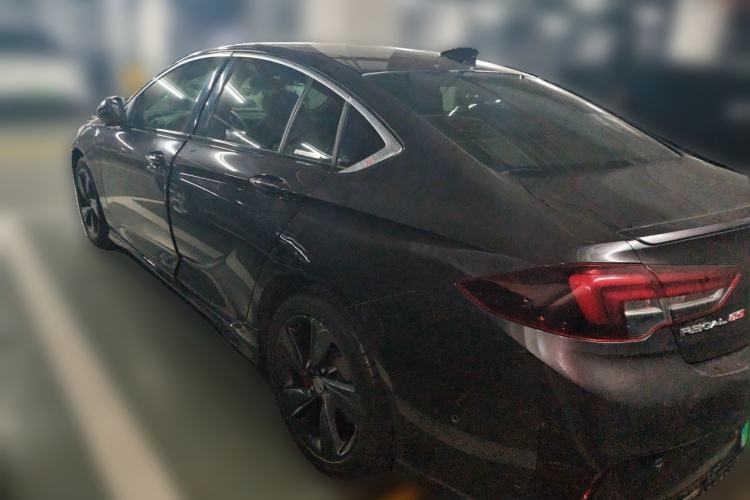 Used Buick Regal 2017 GS 28T Prestige Model Exterior 3