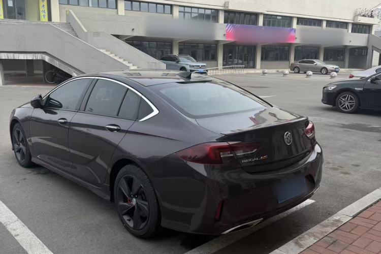 Used Buick Regal 2017 GS 28T Prestige Model Exterior 4