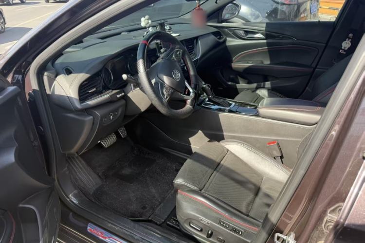 Used Buick Regal 2017 GS 28T Prestige Model Interior 2