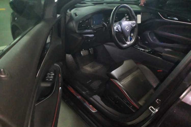 Used Buick Regal 2017 GS 28T Prestige Model Interior 3