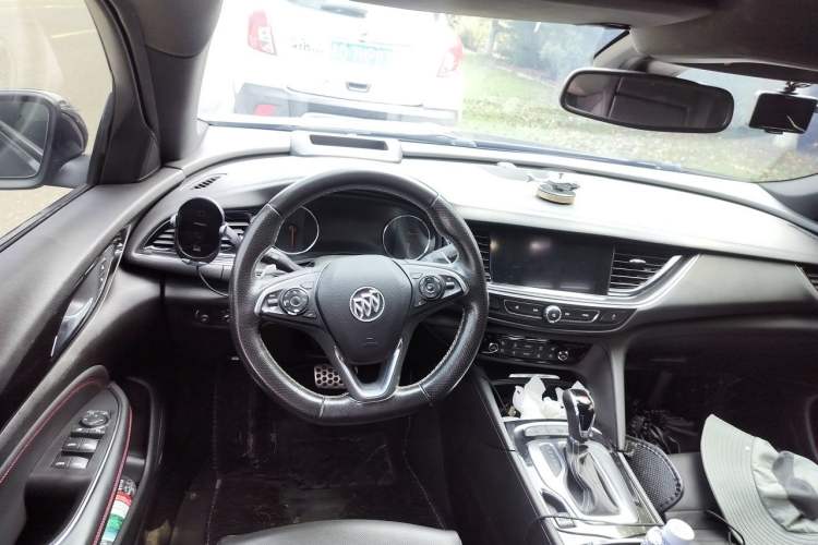 Used Buick Regal 2017 GS 28T Prestige Model Steering Wheel