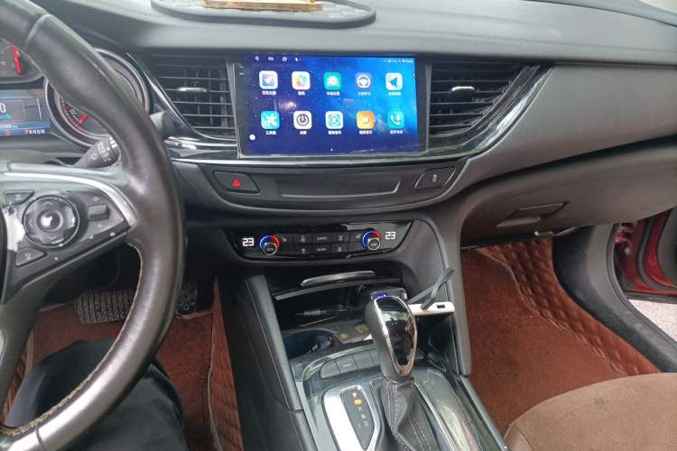Used Buick Regal 2017 20T Elite Edition Audio And AC Panel