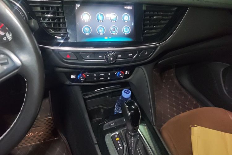 Used Buick Regal 2017 20T Elite Edition Audio And AC Panel