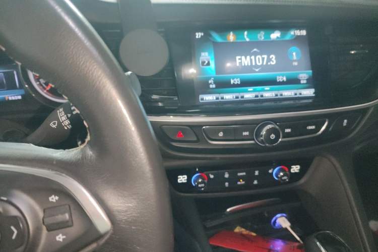 Used Buick Regal 2017 20T Elite Edition Audio And AC Panel