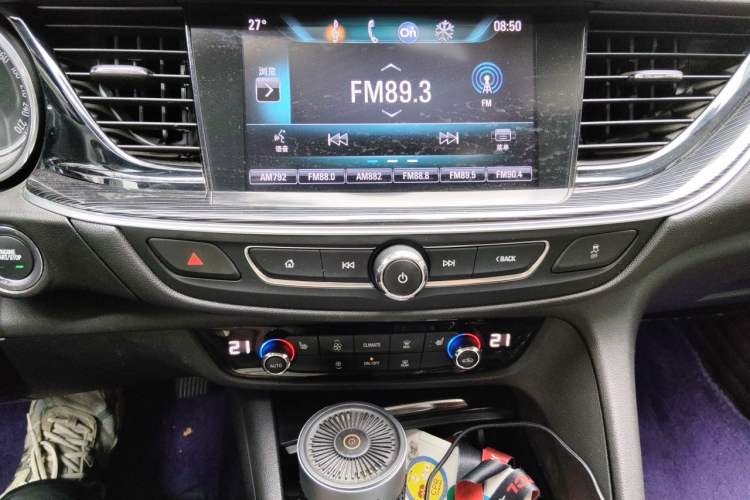 Used Buick Regal 2017 20T Elite Edition Audio And AC Panel