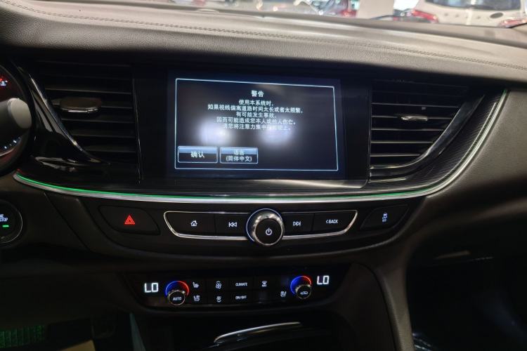 Used Buick Regal 2017 28T Prestige Model Audio And AC Panel