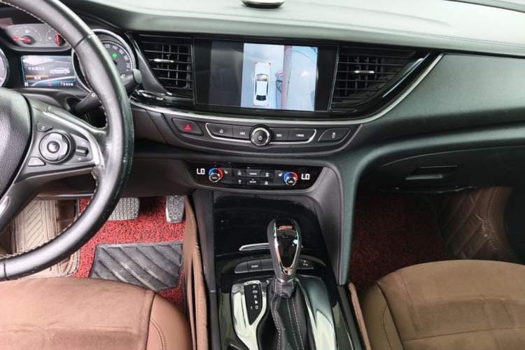 Used Buick Regal 2017 20T Elite Edition Audio And AC Panel