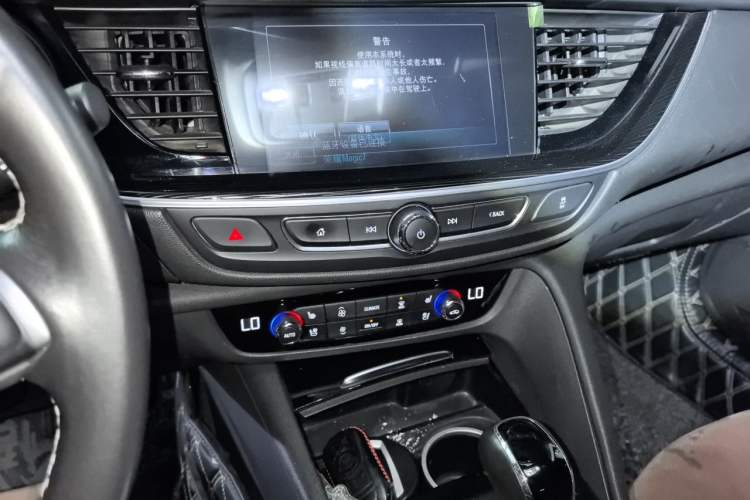 Used Buick Regal 2017 20T Prestige Model Audio And AC Panel