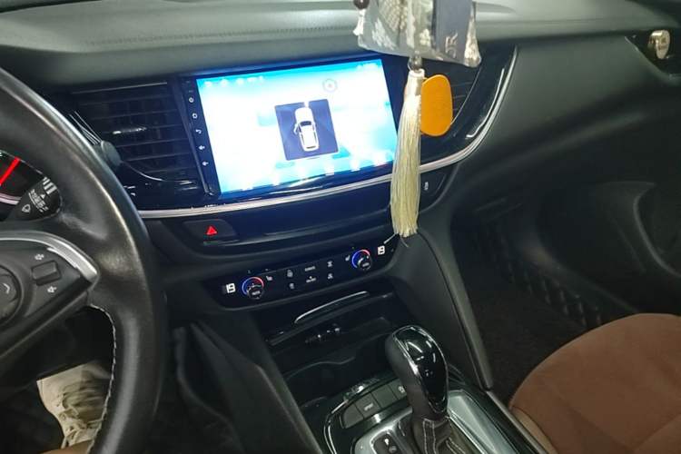 Used Buick Regal 2017 20T Elite Edition Audio And AC Panel