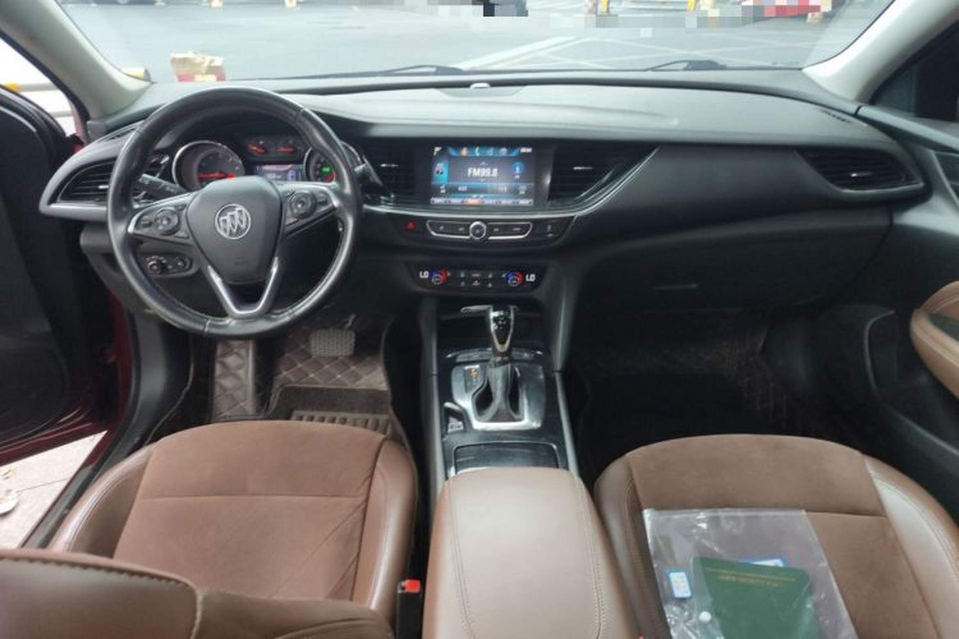 Used Buick Regal 2017 20T Elite Edition Center Console