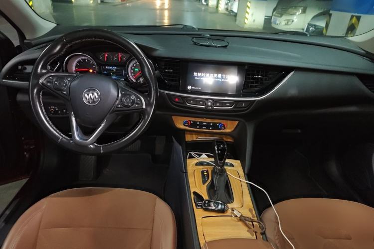 Used Buick Regal 2017 20T Elite Edition Center Console