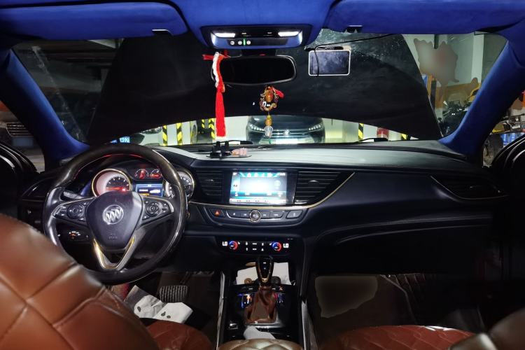 Used Buick Regal 2017 20T Luxury Model Center Console