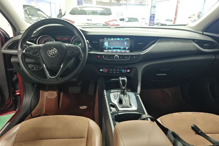 Used Buick Regal 2017 20T Elite Edition Center Console