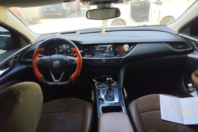 Used Buick Regal 2017 20T Prestige Model Center Console