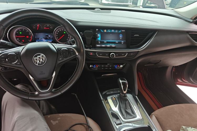 Used Buick Regal 2017 20T Elite Edition Center Console