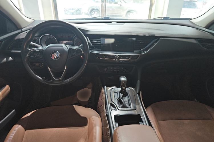 Used Buick Regal 2017 20T Elite Edition Center Console