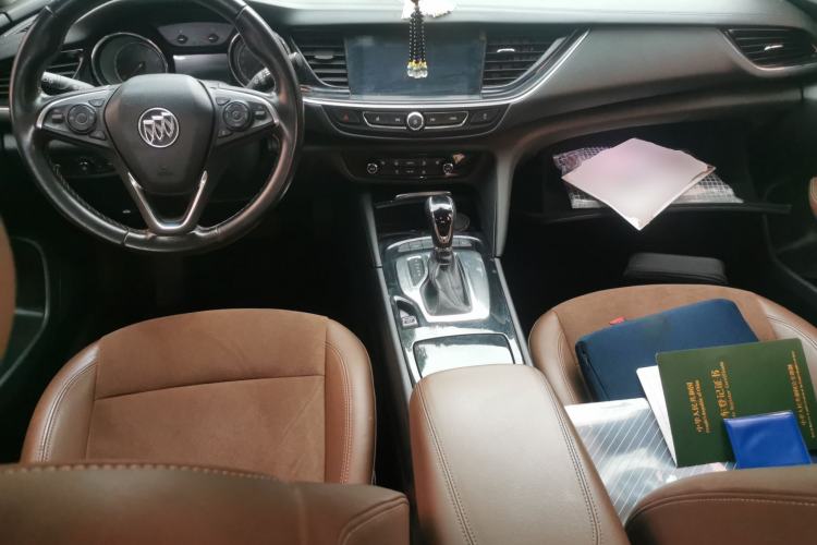 Used Buick Regal 2017 20T Elite Edition Center Console