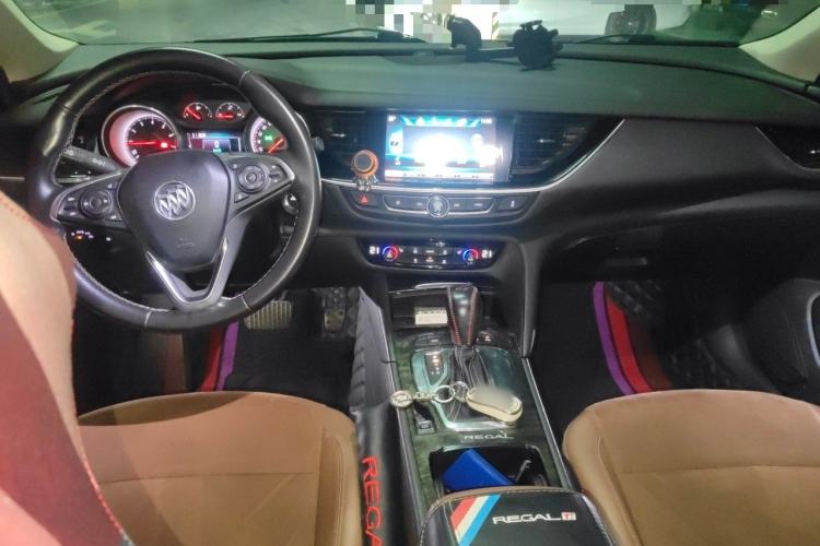 Used Buick Regal 2017 20T Luxury Model Center Console