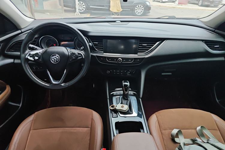 Used Buick Regal 2017 20T Elite Edition Center Console