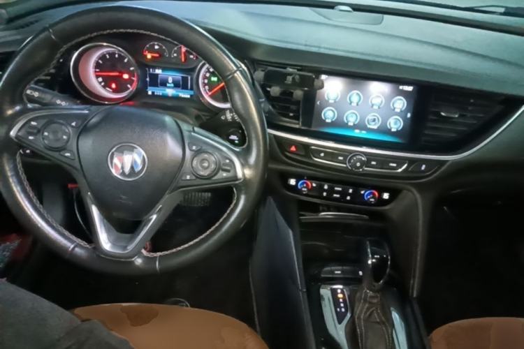 Used Buick Regal 2017 20T Elite Edition Center Console