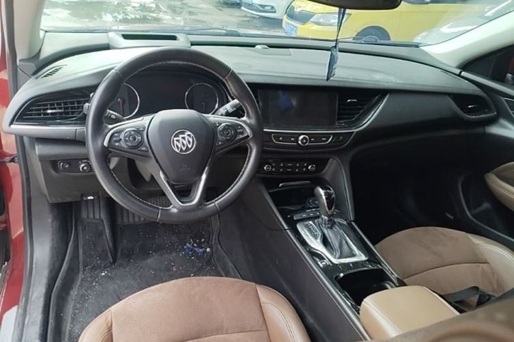 Used Buick Regal 2017 28T Prestige Model Center Console