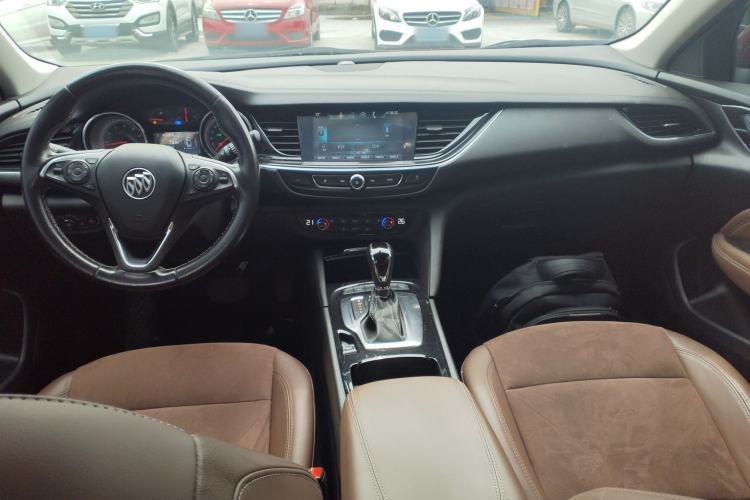 Used Buick Regal 2017 20T Elite Edition Center Console