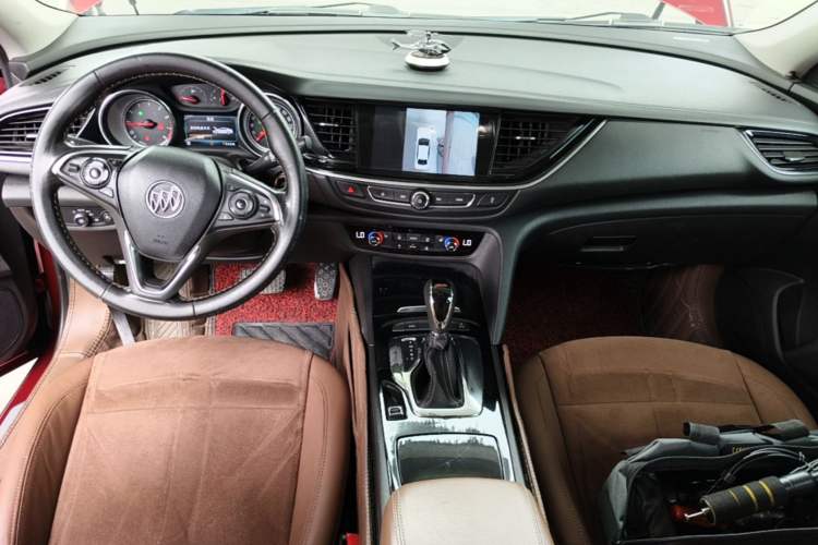 Used Buick Regal 2017 20T Elite Edition Center Console