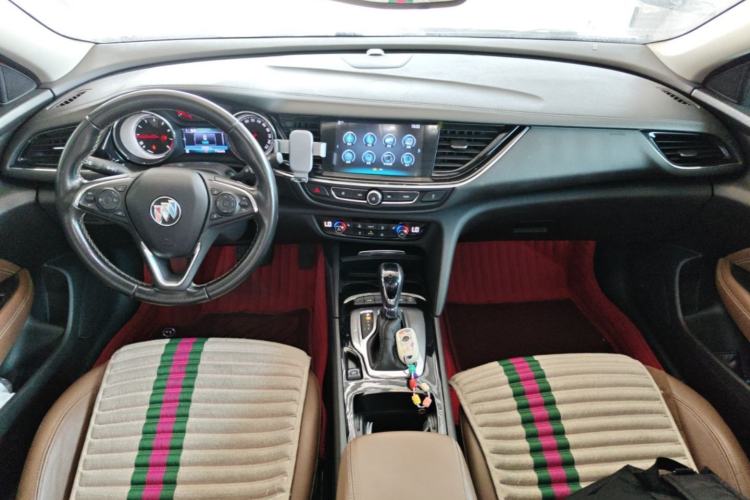 Used Buick Regal 2017 20T Luxury Model Center Console