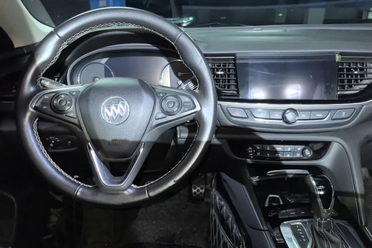 Used Buick Regal 2017 20T Prestige Model Center Console