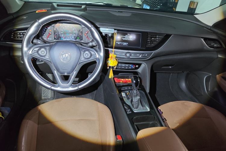 Used Buick Regal 2017 20T Prestige Model Center Console