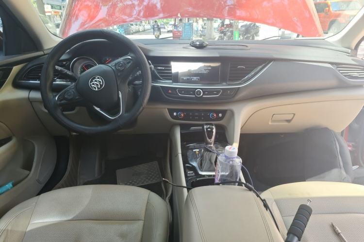 Used Buick Regal 2017 30H Luxury Version Center Console