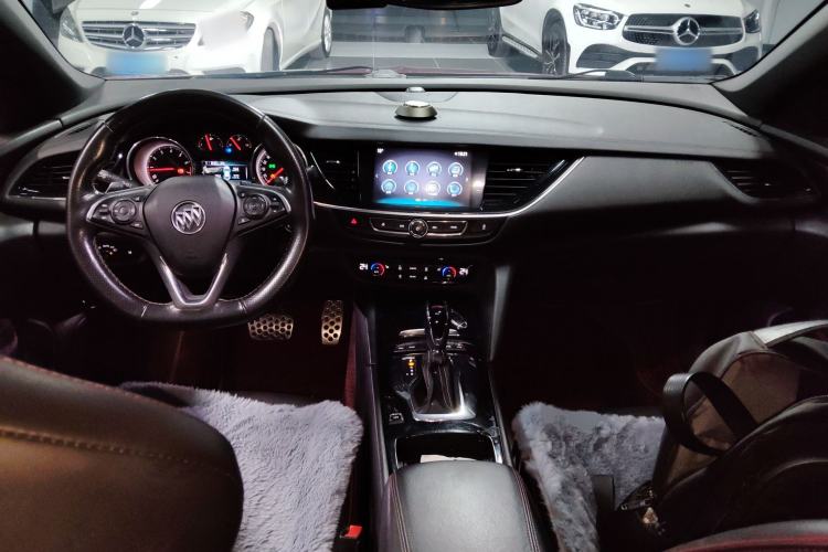 Used Buick Regal 2017 GS 28T Luxury Model Center Console