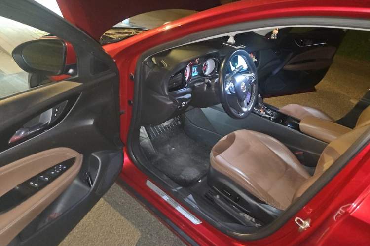 Used Buick Regal 2017 20T Elite Edition Driver Seat