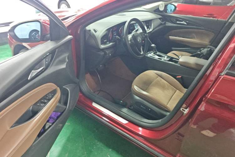 Used Buick Regal 2017 20T Elite Edition Driver Seat
