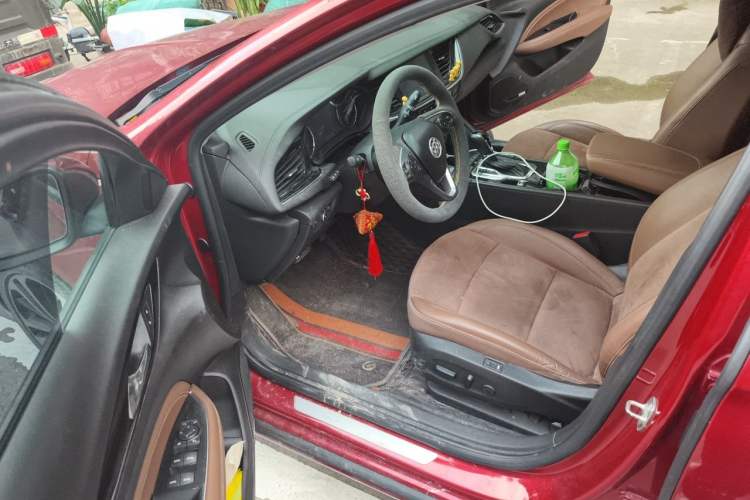 Used Buick Regal 2017 28T Prestige Model Driver Seat