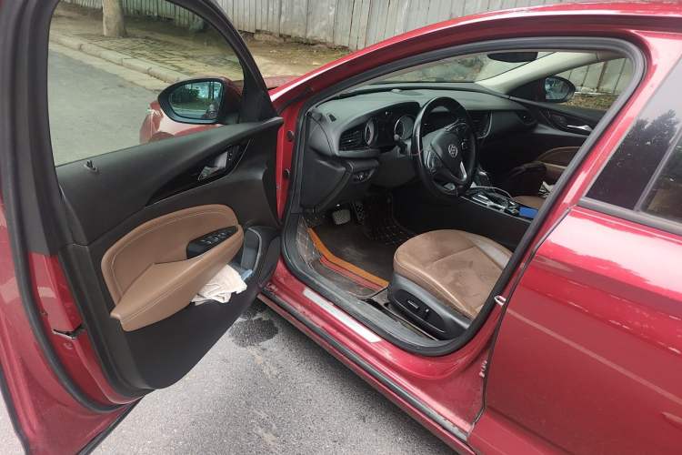 Used Buick Regal 2017 20T Luxury Model Driver Seat