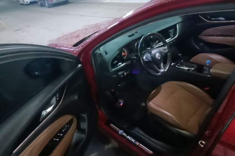 Used Buick Regal 2017 20T Elite Edition Driver Seat