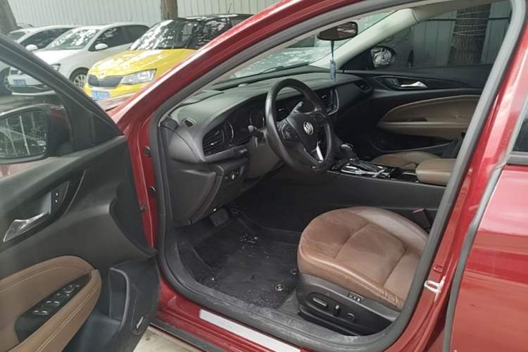 Used Buick Regal 2017 28T Prestige Model Driver Seat