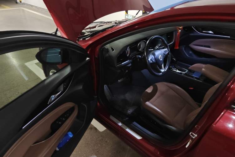Used Buick Regal 2017 20T Elite Edition Driver Seat