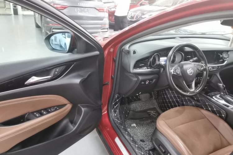 Used Buick Regal 2017 20T Luxury Model Driver Seat