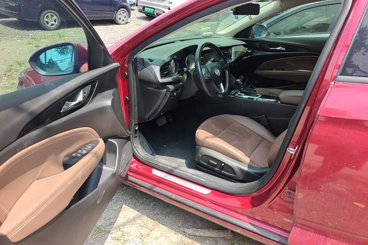 Used Buick Regal 2017 20T Elite Edition Driver Seat