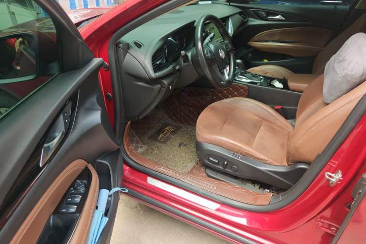 Used Buick Regal 2017 28T Luxury Edition Driver Seat
