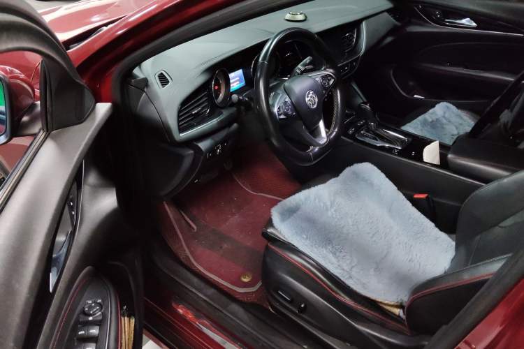 Used Buick Regal 2017 GS 28T Luxury Model Driver Seat