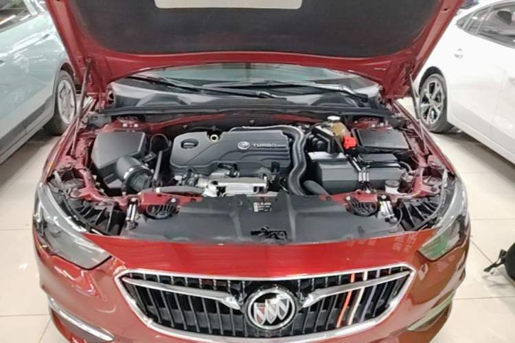 Used Buick Regal 2017 20T Elite Edition Engine Bay