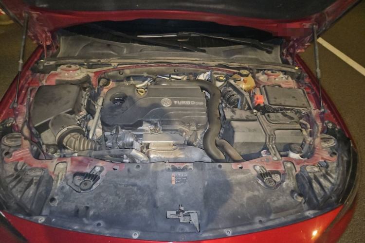 Used Buick Regal 2017 20T Elite Edition Engine Bay