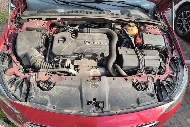 Used Buick Regal 2017 20T Prestige Model Engine Bay