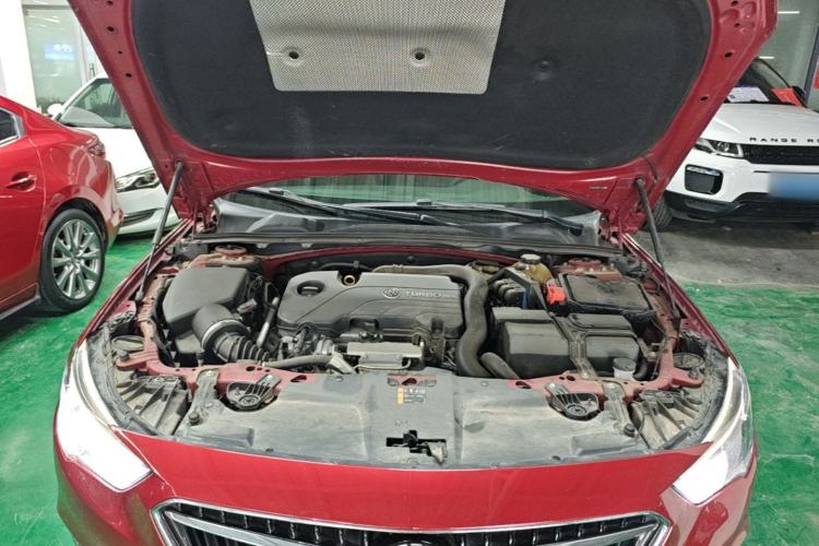 Used Buick Regal 2017 20T Elite Edition Engine Bay
